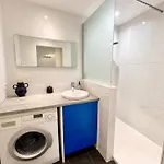 2 With Private Bathrooms Quiet Terrace Parking