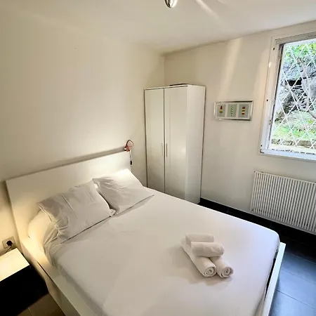 Σπίτι διακοπών 2 With Private Bathrooms Quiet Terrace Parking *